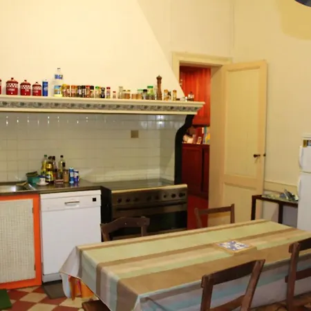 Holiday home Maison De 10 Avec Vue Sur La Jardin Clos Et Wifi A *