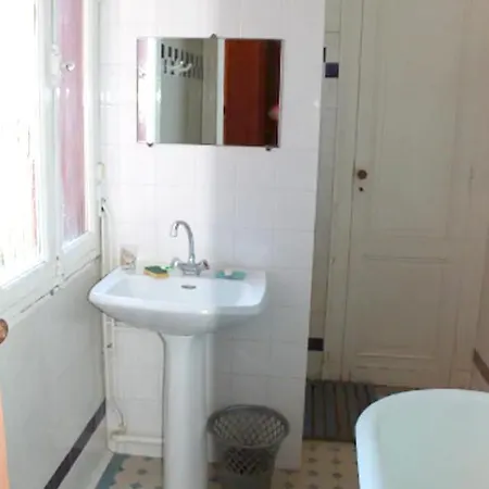 Maison De 10 Avec Vue Sur La Jardin Clos Et Wifi A Holiday home *